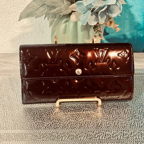 Louis Vuitton purple vernis Patent Leather Clutch wallet - Picture 1 of 13